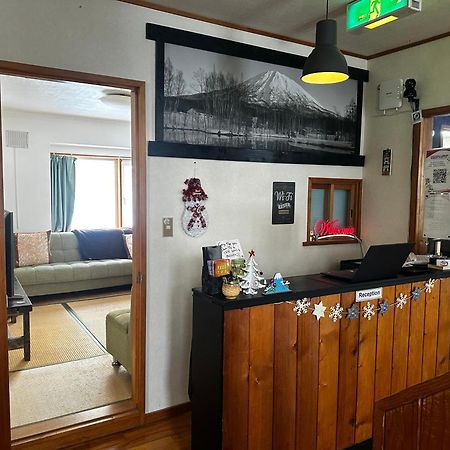 Freeride Backpackers Lodge นิเซโกะ ภายนอก รูปภาพ